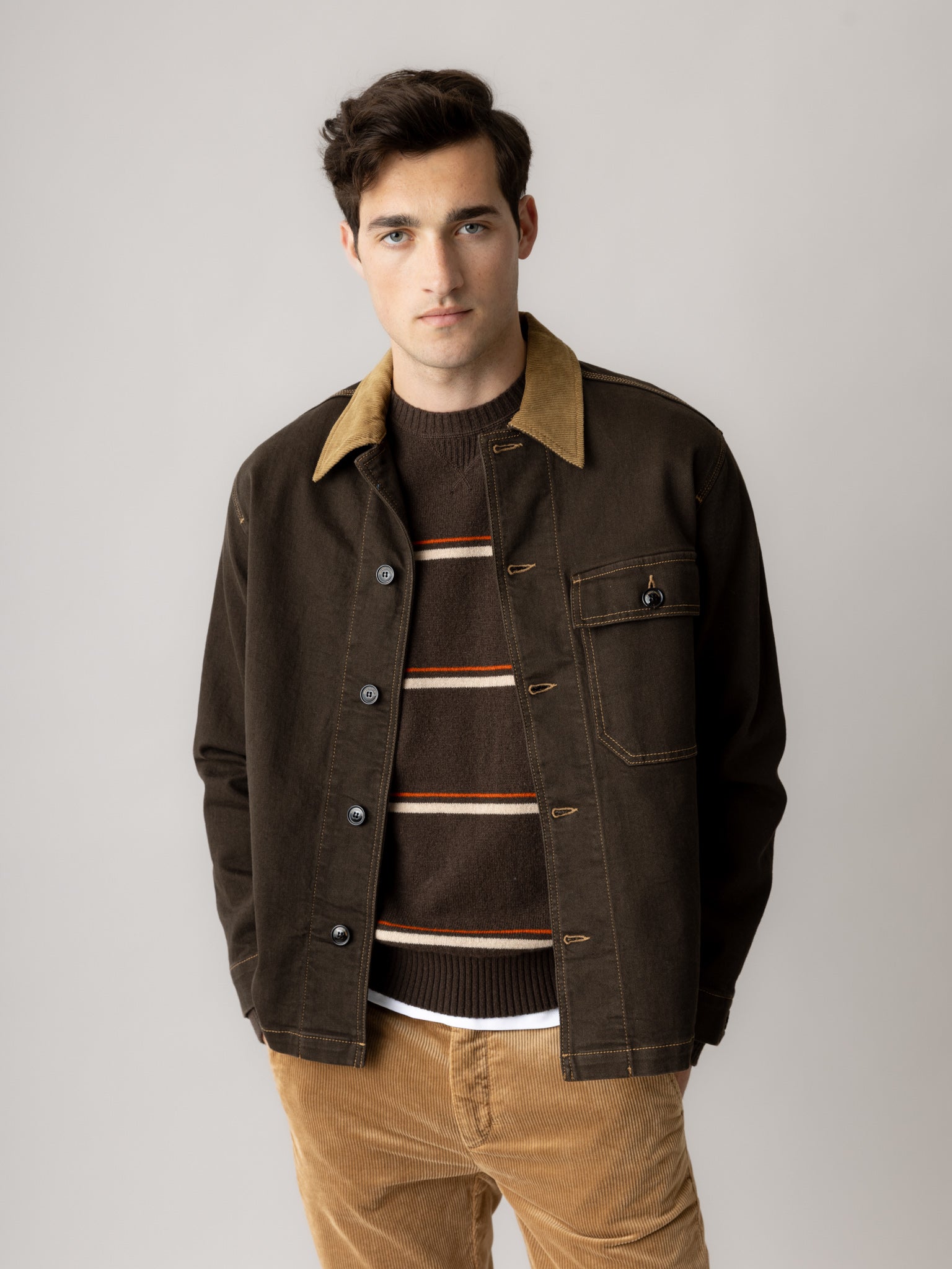 Modelshot / Chocolate Brown / Detail